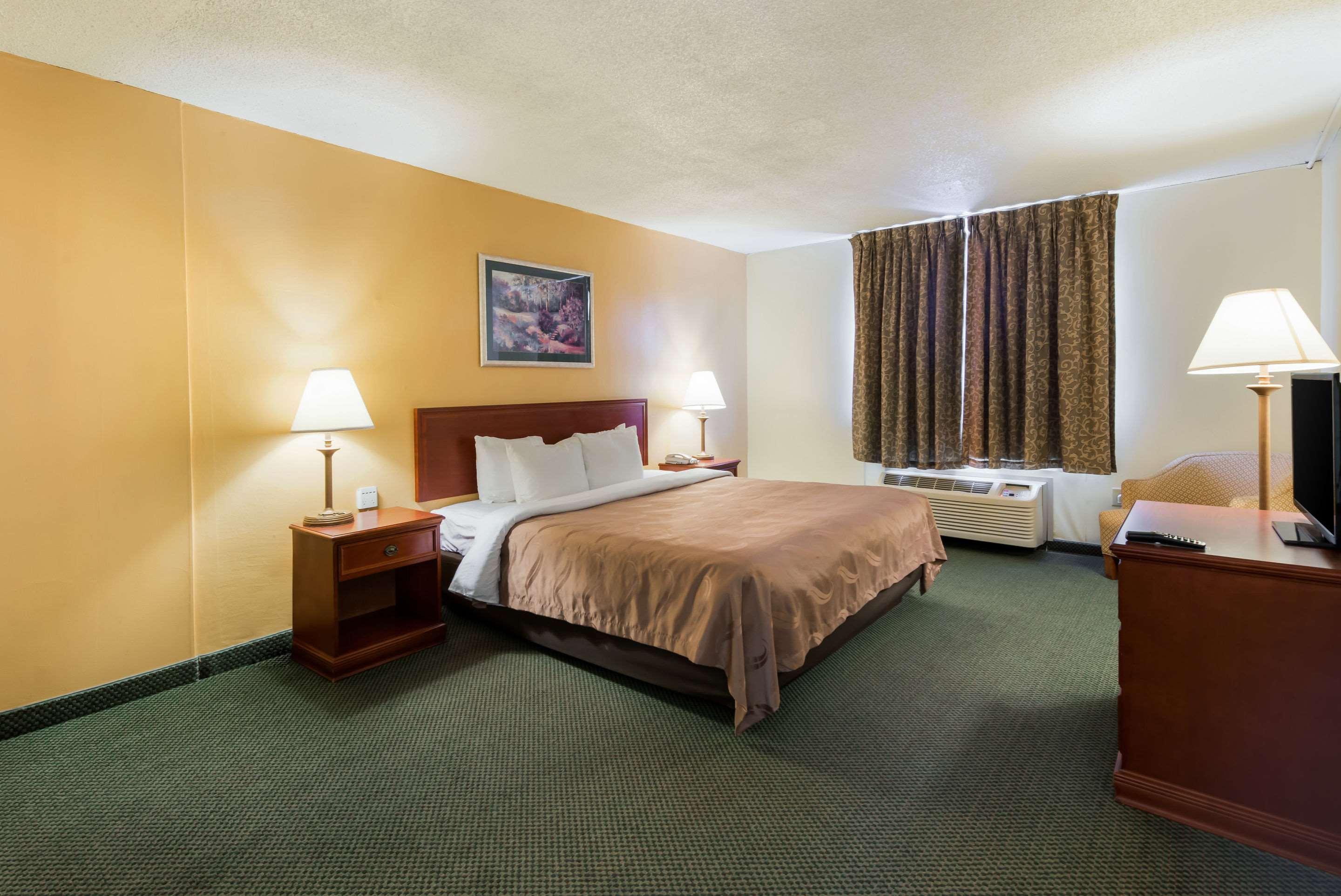 Mini-hôtel Quality Bradley- Bourbonnais 2*