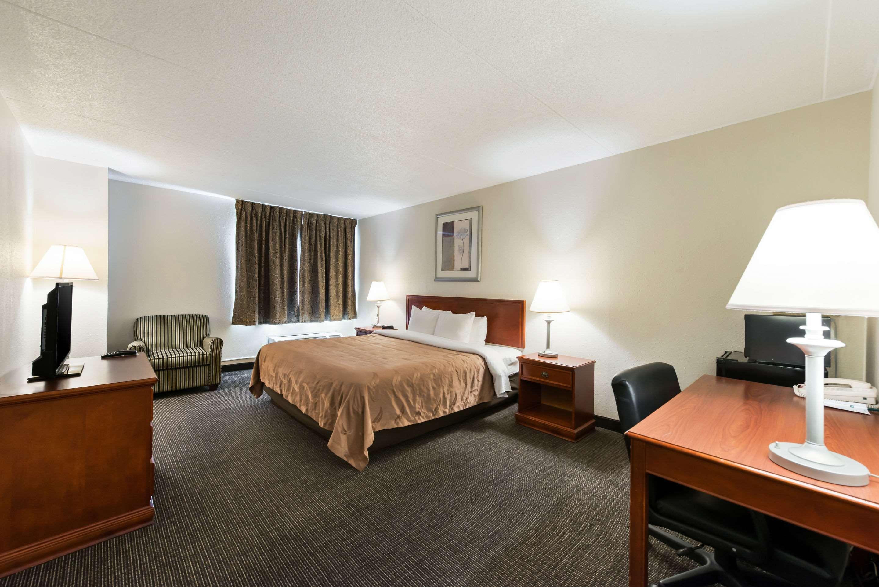 Quality Bradley- Bourbonnais Mini-hôtel