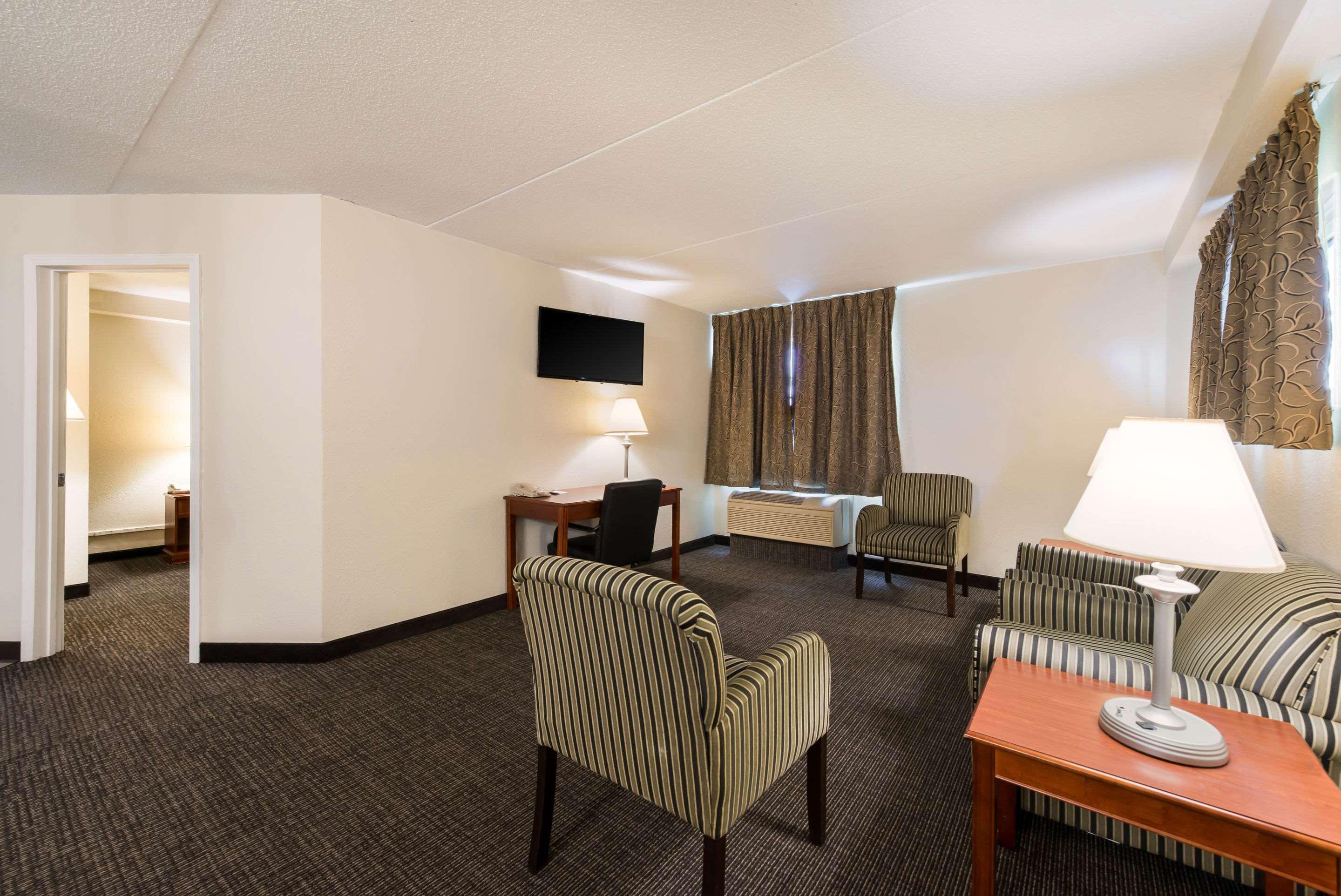 Mini-hôtel Quality Bradley- Bourbonnais 2*